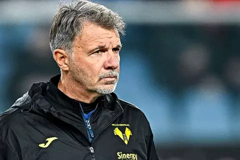 "لأسباب خاصة".. مدرب لاتسيو يطلب الرحيل